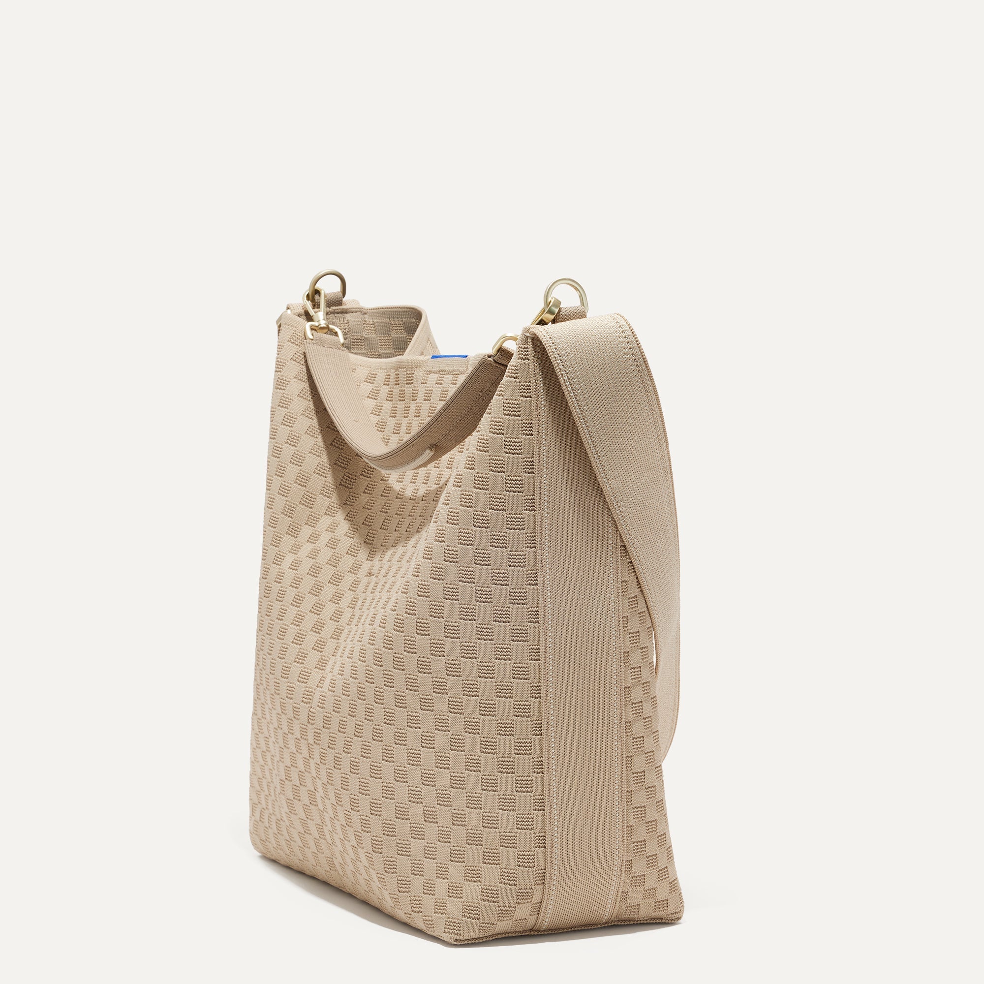 039_BucketBag_KnotBrown_45_Degree.jpg