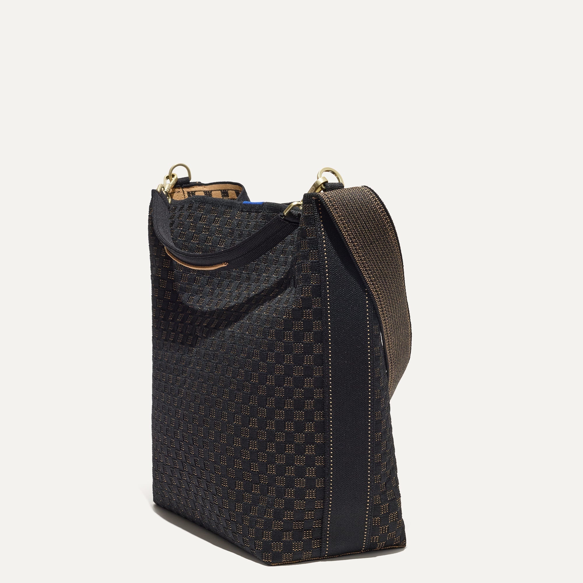 039_BucketBag_NightSong_45_Degree_0182.jpg