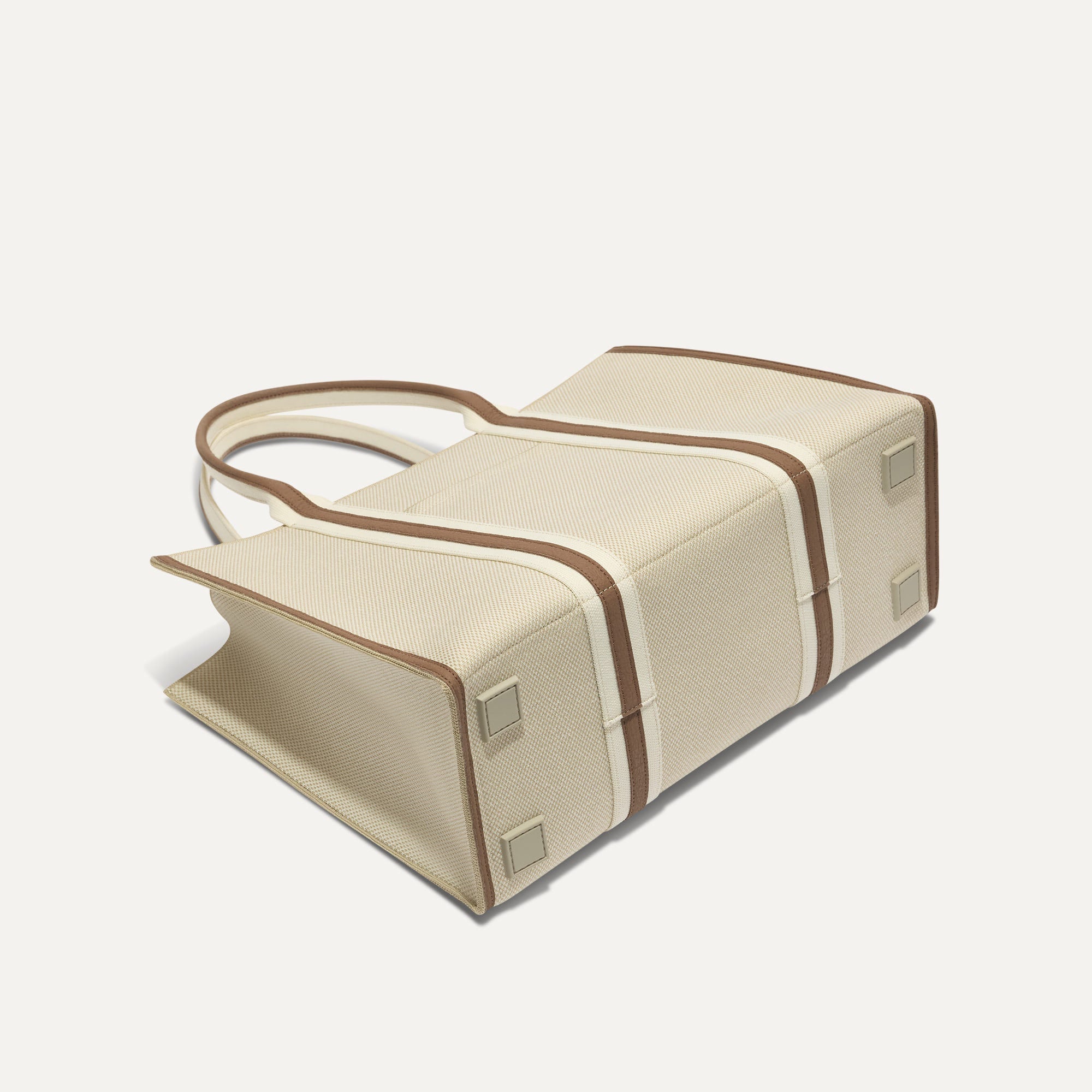 162_Classic_Tote_Buttercream_Bottom_6500_1.jpg