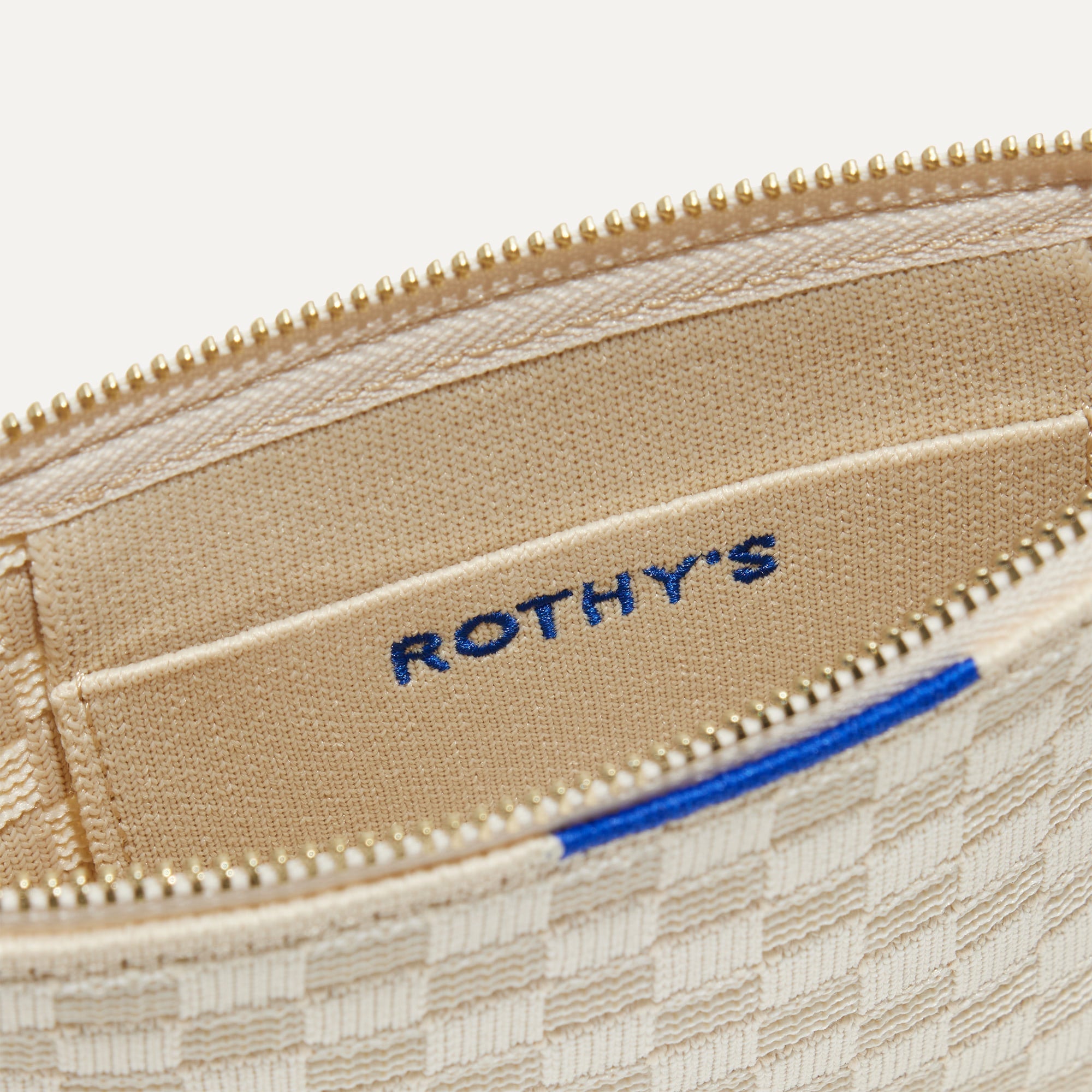 164_WalletWristlet_VanillaBasketweave_Inside_2457a08c-1a69-4007-be17-02f91d81b2c0.jpg