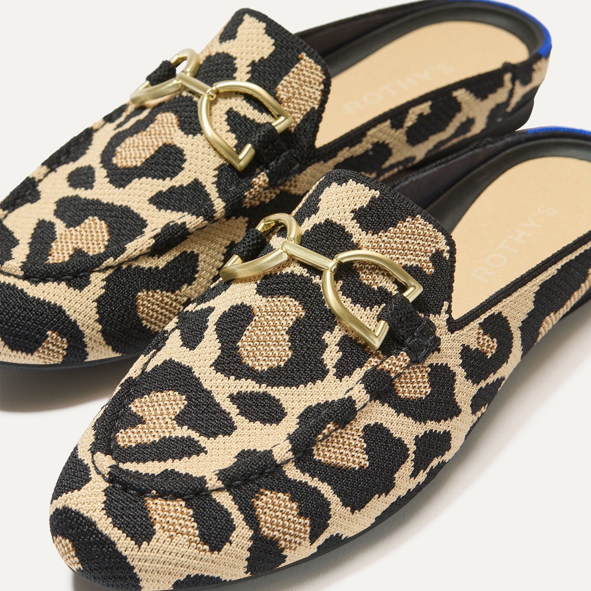 200_DoubleBitLoaferMule_DesertCat_Toedetail_Macro_8889.jpg