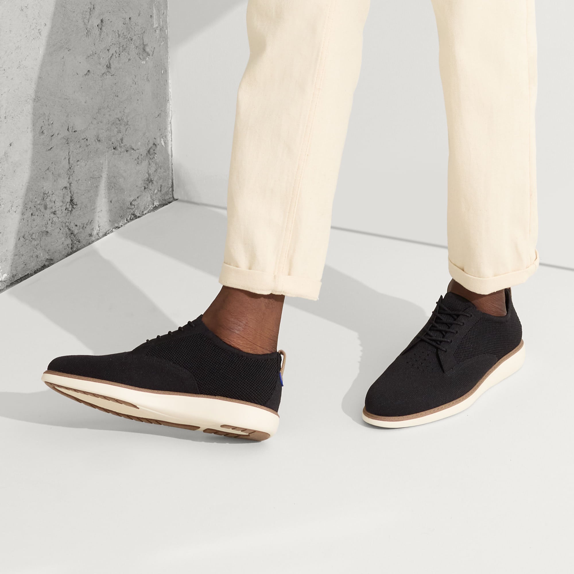204_Oxford_Black_OnFigure_0622.jpg