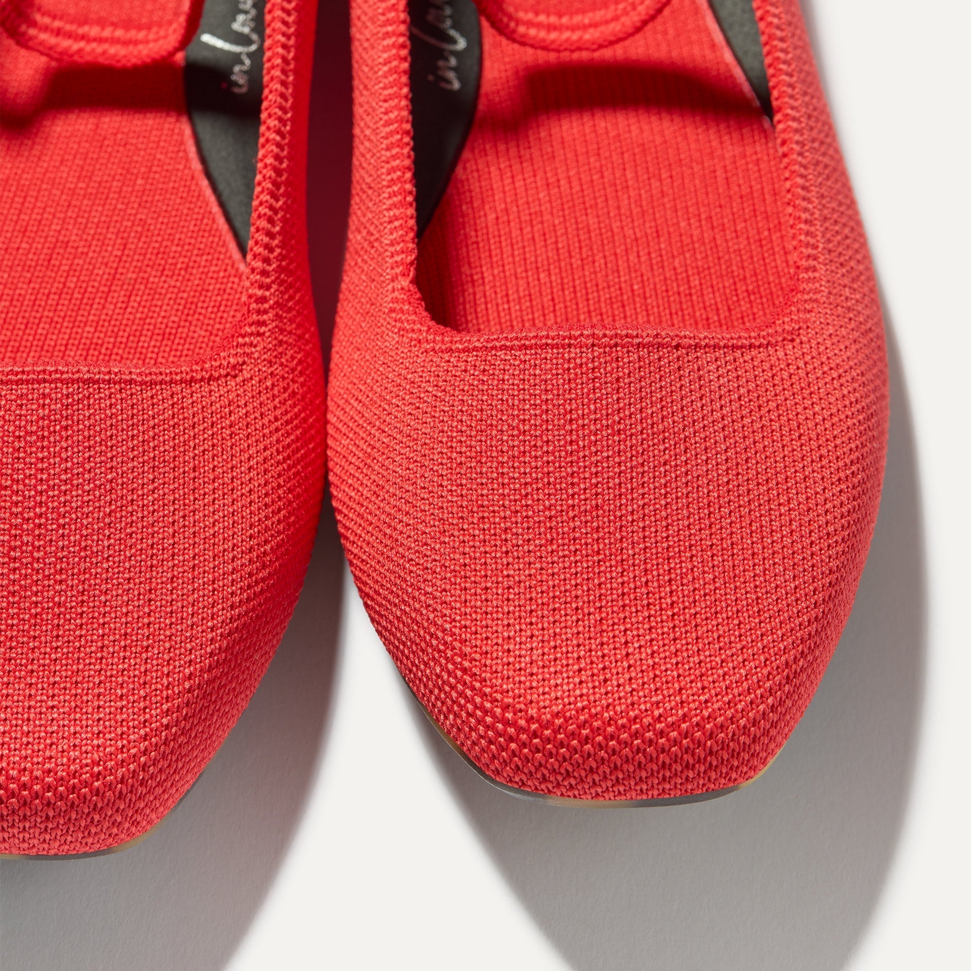 232_MaxSquareMaryJane_RedHot_Toedetail_Macro_4445.jpg