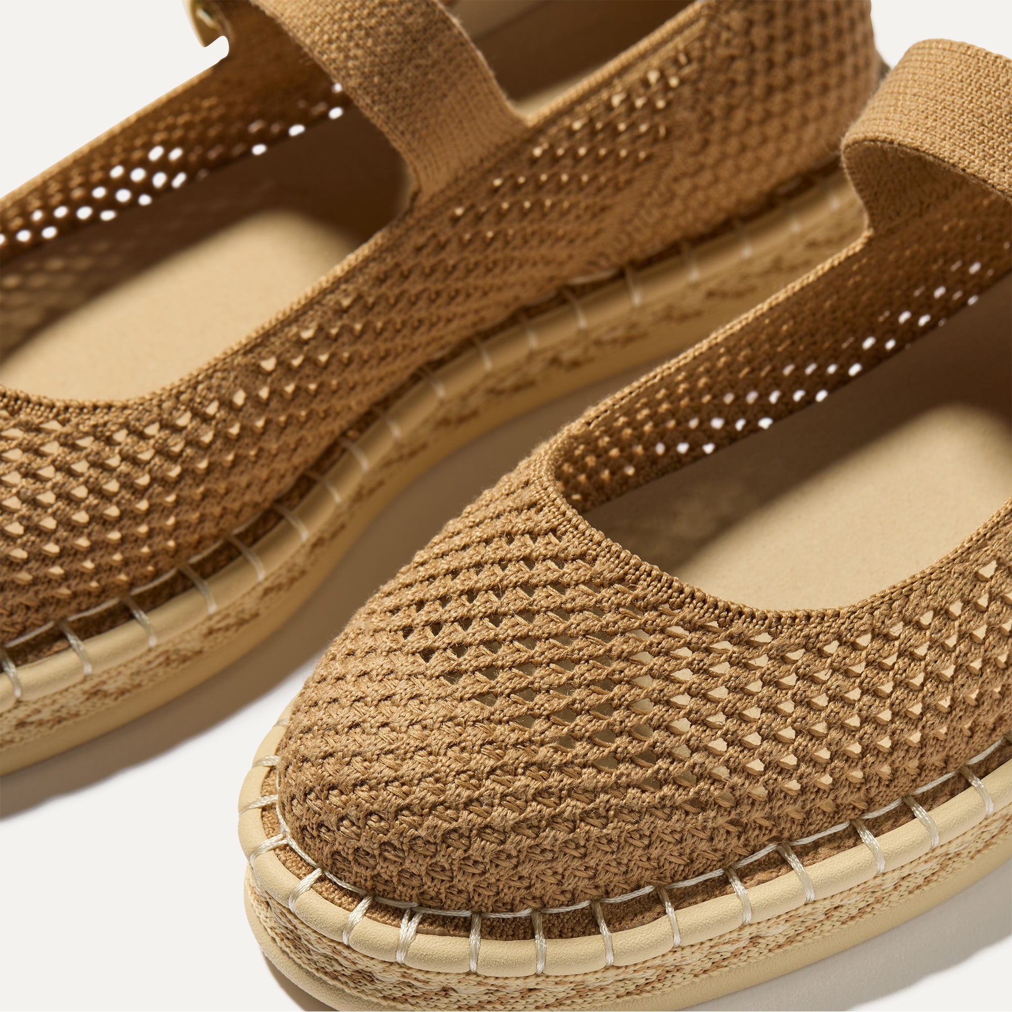 290_EspadrilleMaryJane_Wren_Toedetail_Macro_5446.jpg