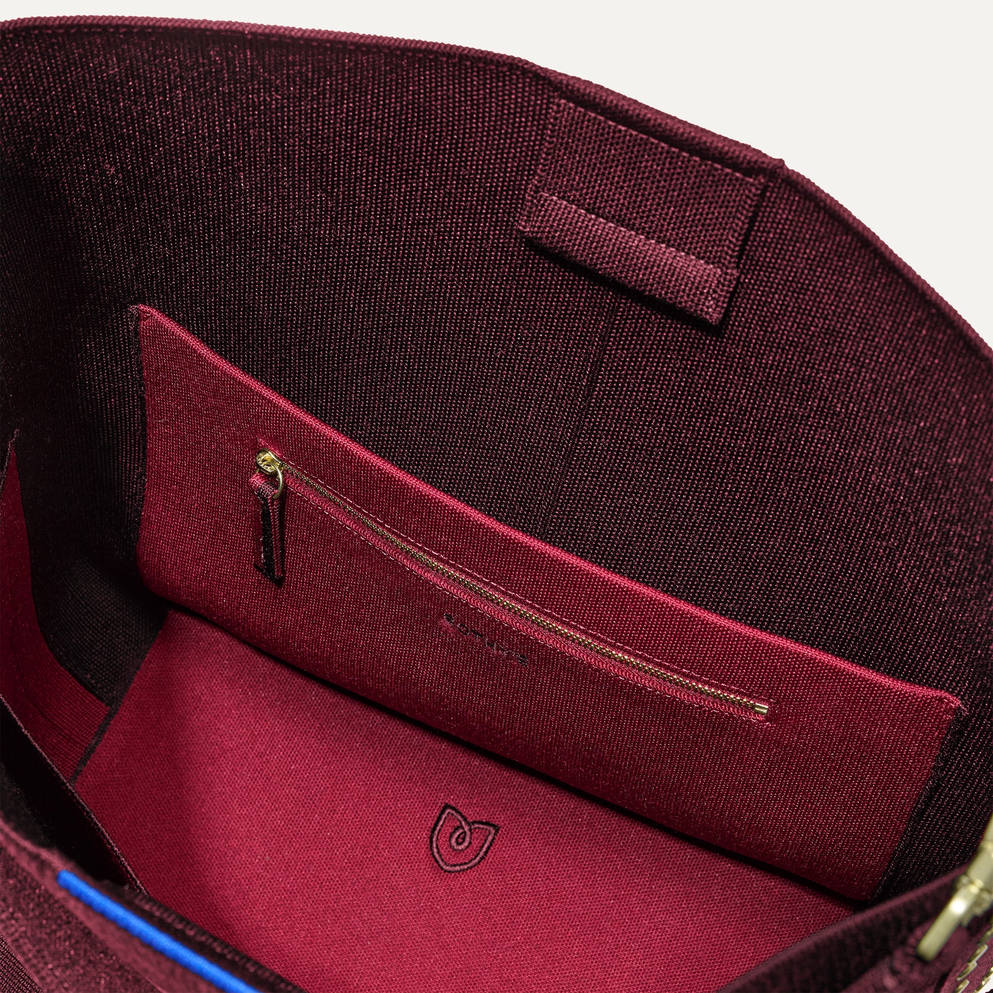 358_ReVelvet_Bucket_Bag_ReVelvet_Syrah_Studded_Pocket_4760.jpg