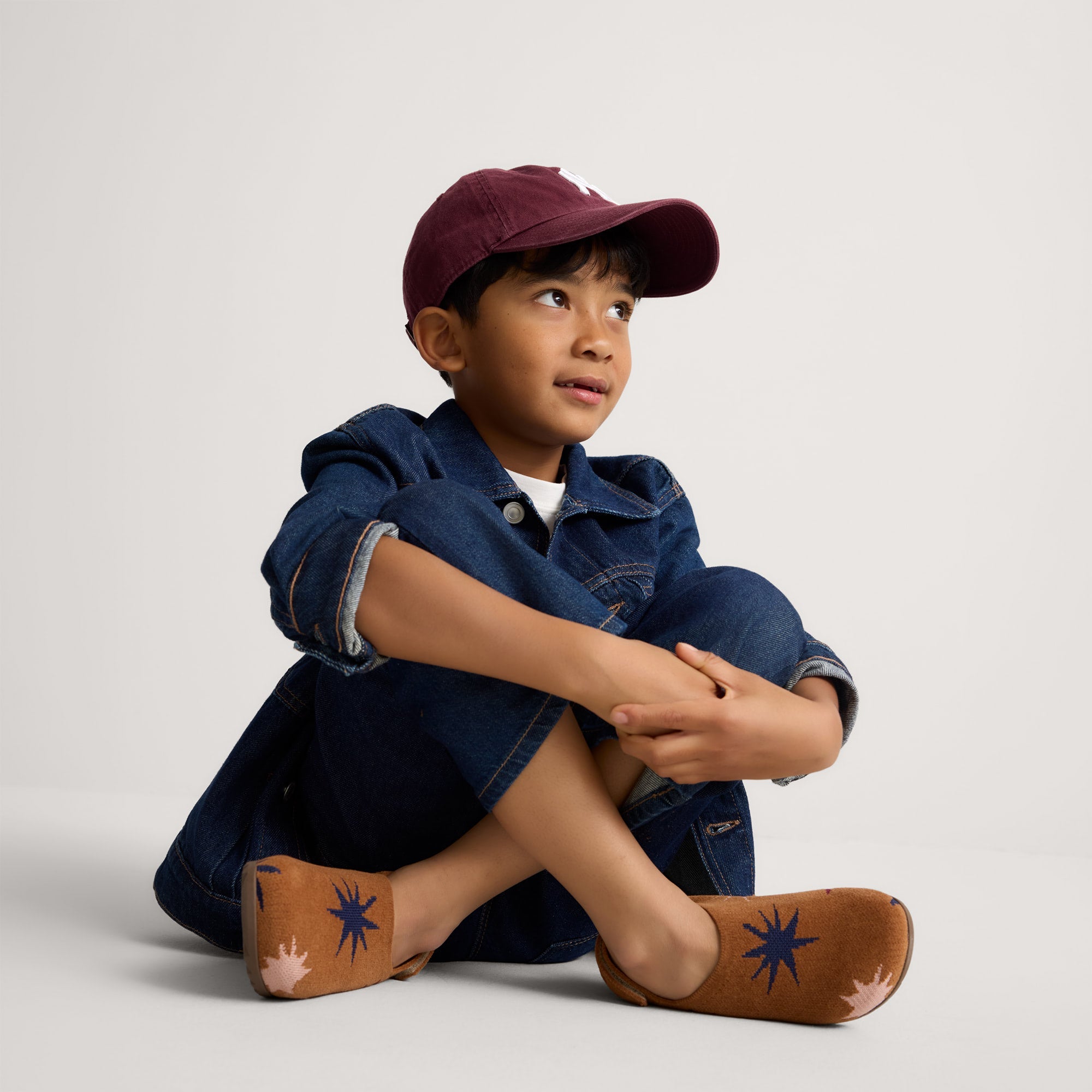 395_TheKidsReVelvetClogDouble_ButterscotchBurst_On-Figure_0412_pdp.jpg