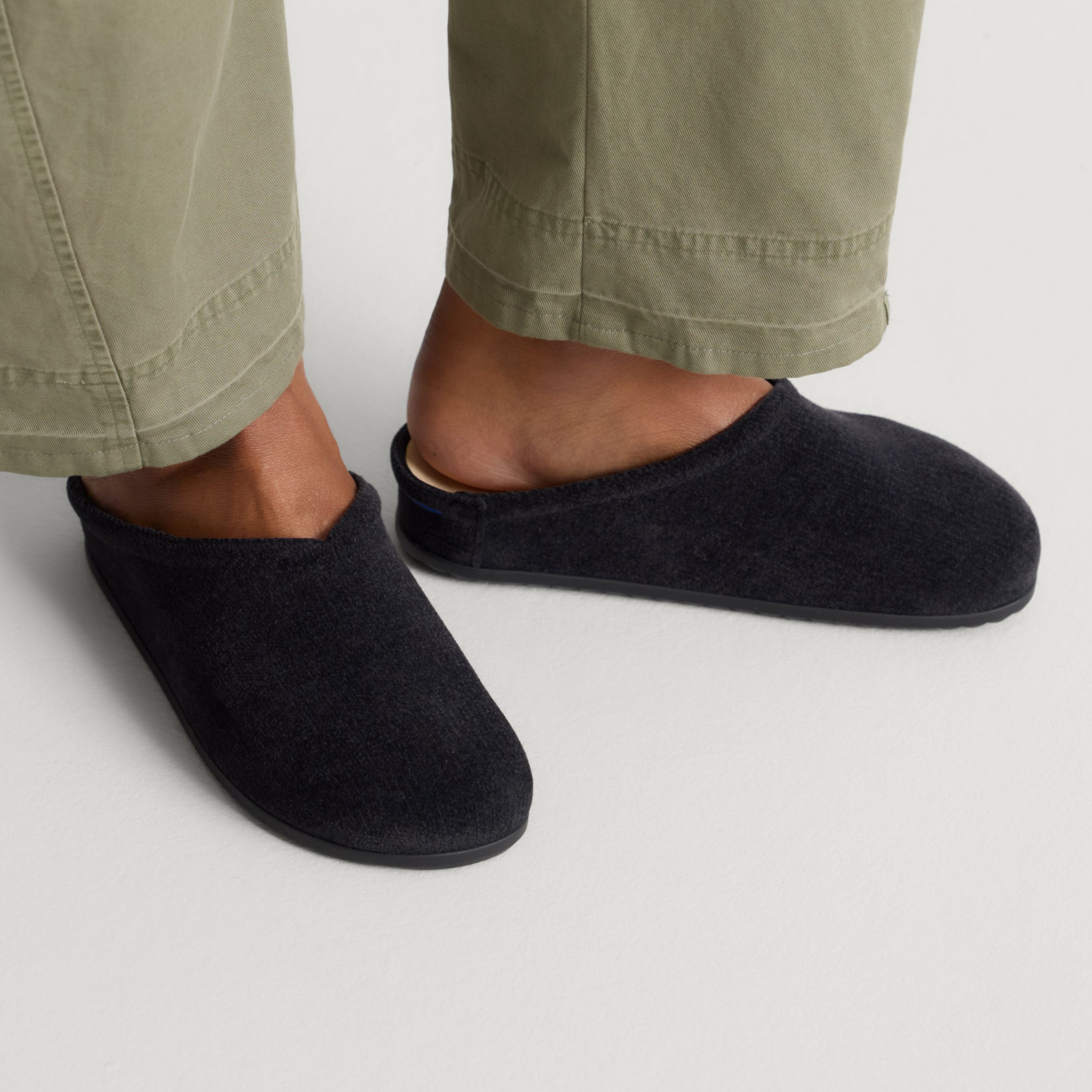 406_ReVelvetCasualClog_Black_Parts_0759.jpg