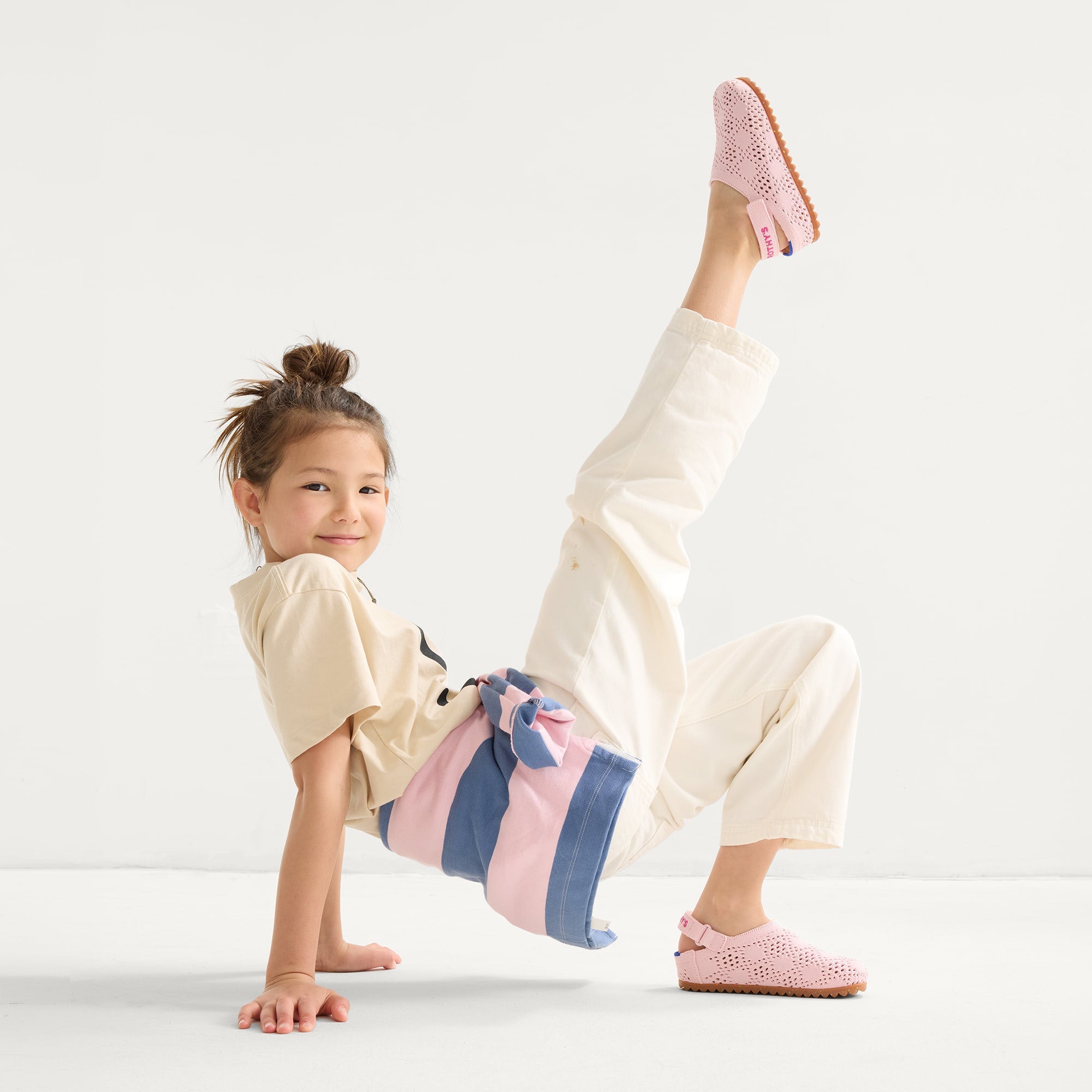 443_Kids_Crochet_Clogs_Pink_Crochet_On_Figure_0566_pdp.jpg