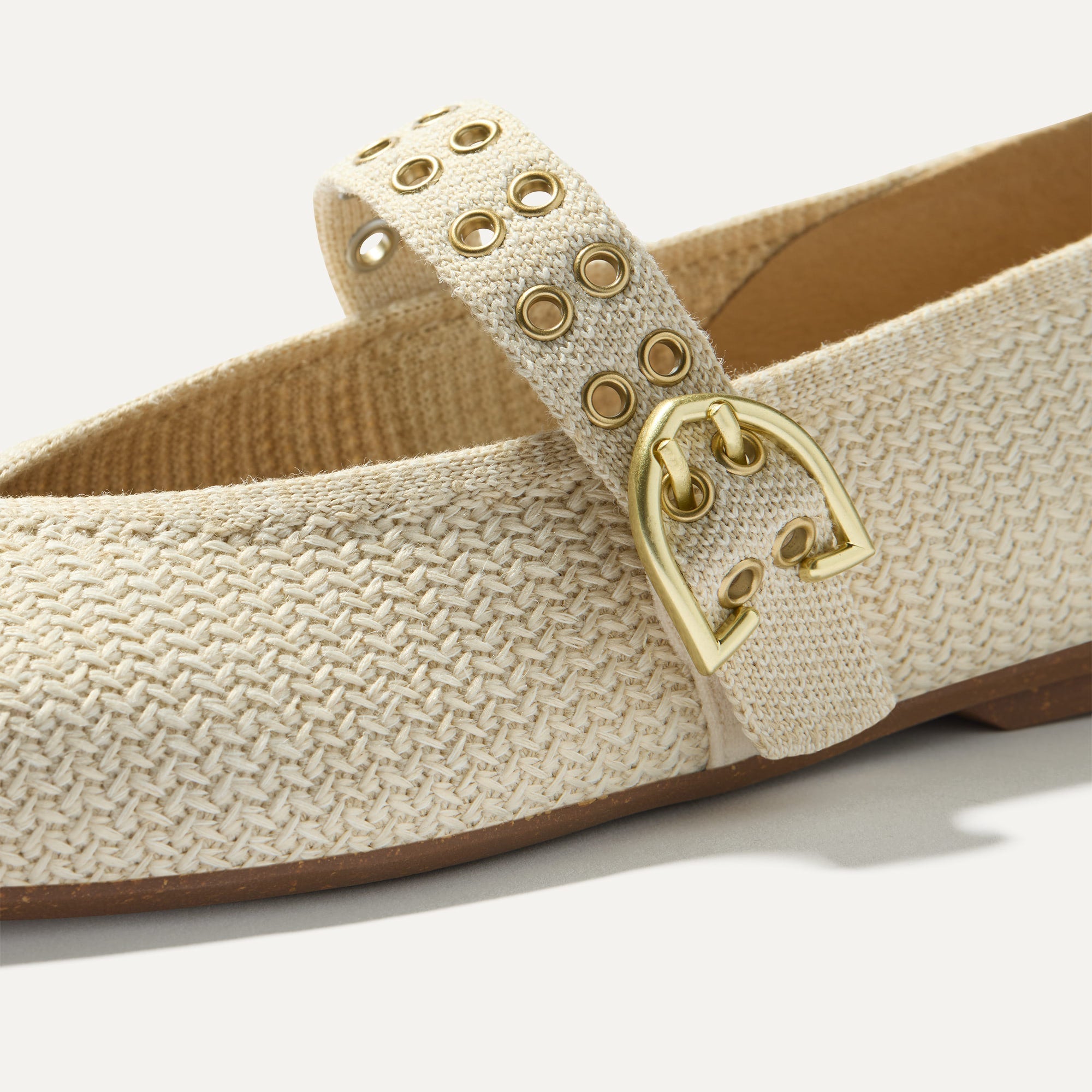 465_MaxBuckleMaryJane_CreamWoven_Toedetail_Macro_8878.jpg
