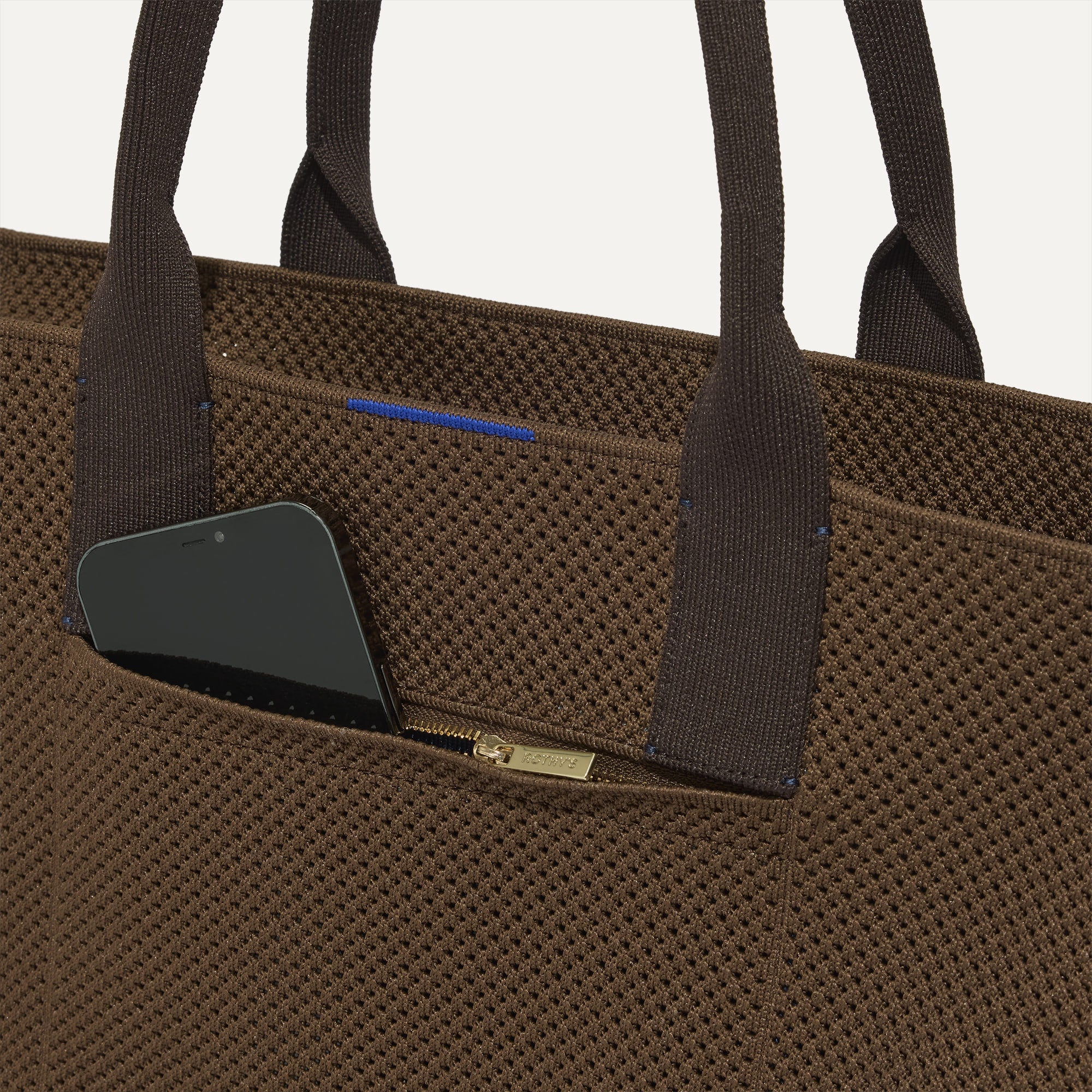 483_ClassicTote-WovenThroughHandle_CinnamonOpenKnit_ZipPocketDetail_1234.jpg