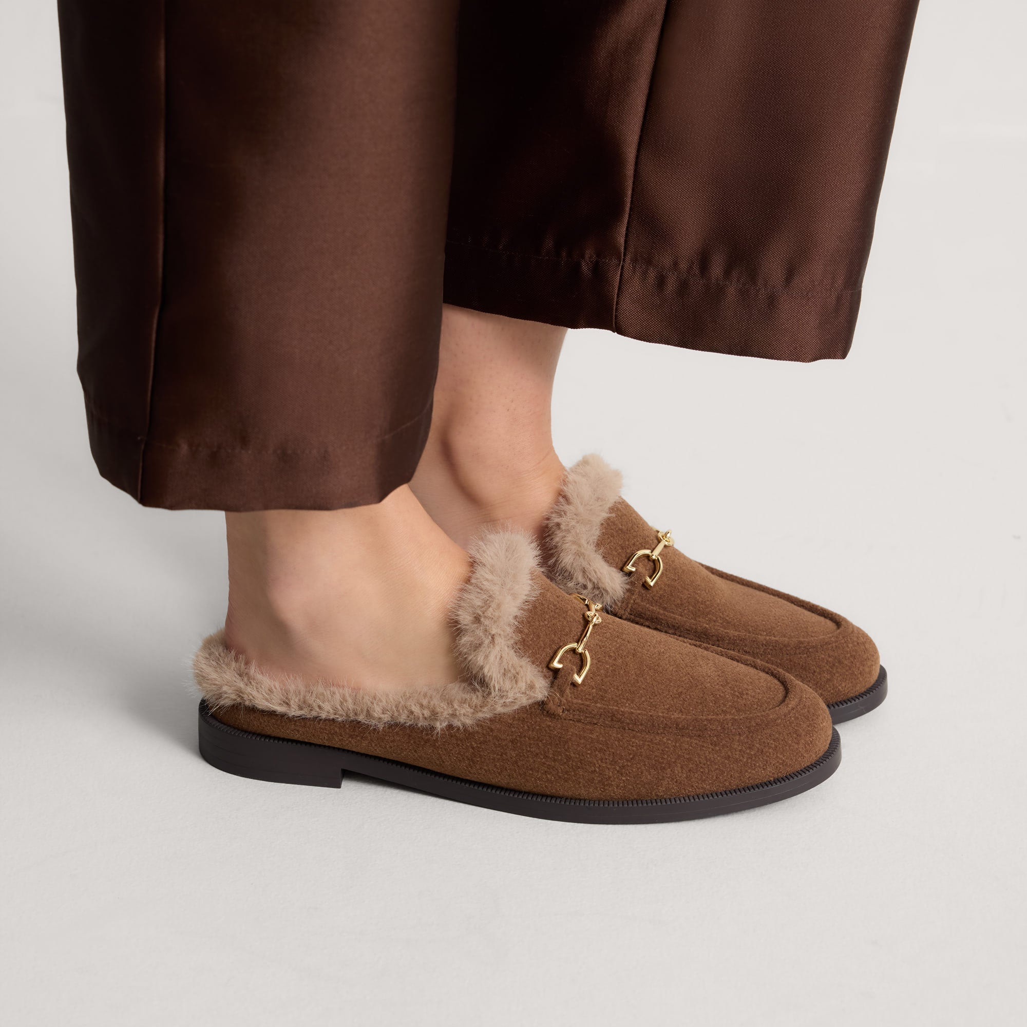 502_ReVelvetApresLoaferMule_ReVelvetCinnamon_Parts_0817_8de389de-3376-4c8a-af37-e3456038542a.jpg