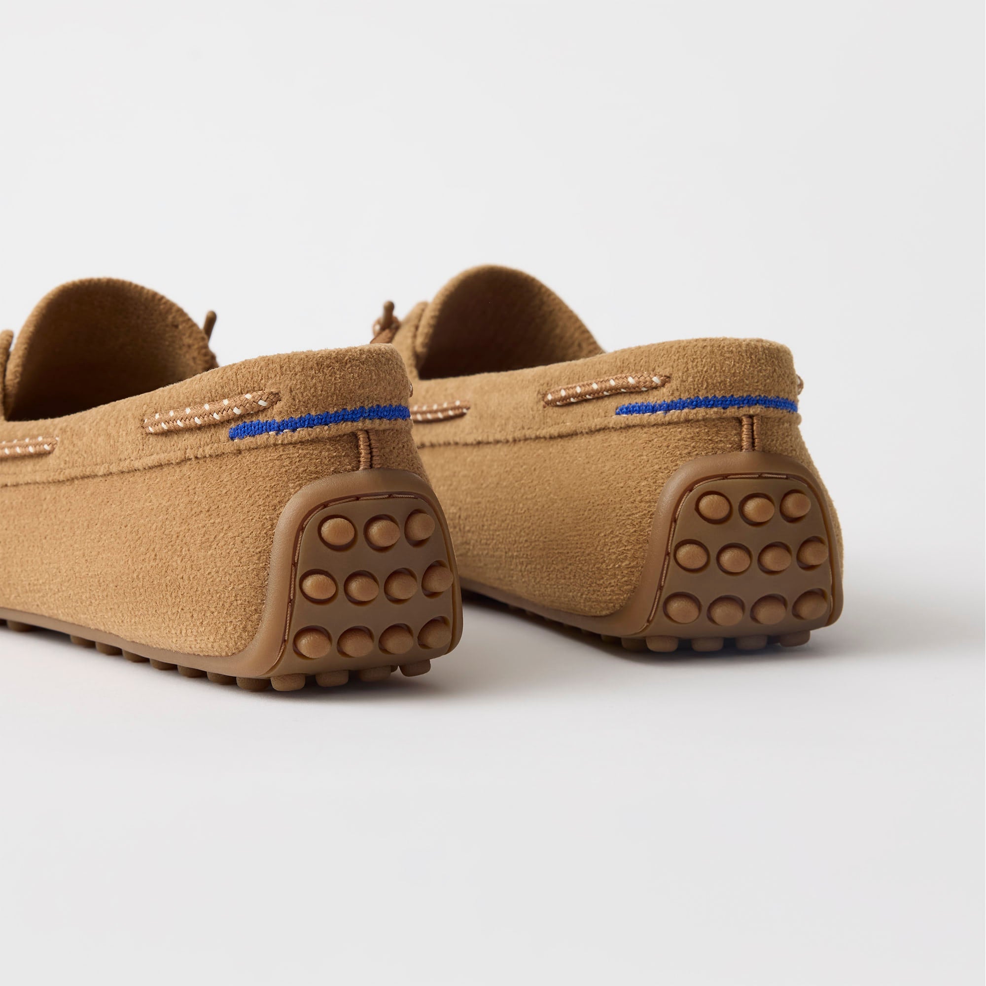 512_ReVelvetDriverMoc_ReVelvetPecan_Heel_6556.jpg
